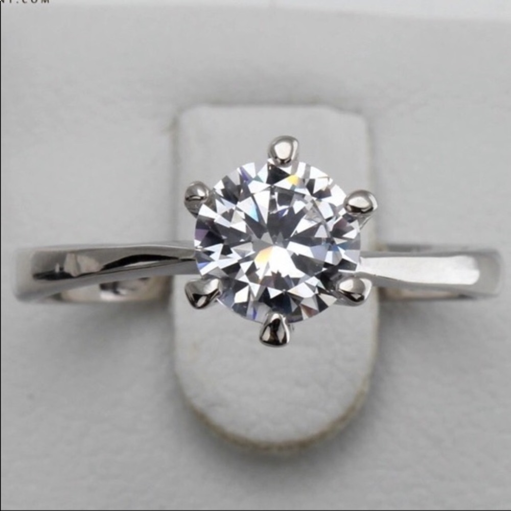 Last 1 🎄💣2CT Cubic Zirconia Solitaire Ring!!❤️💚 - Picture 4 of 8